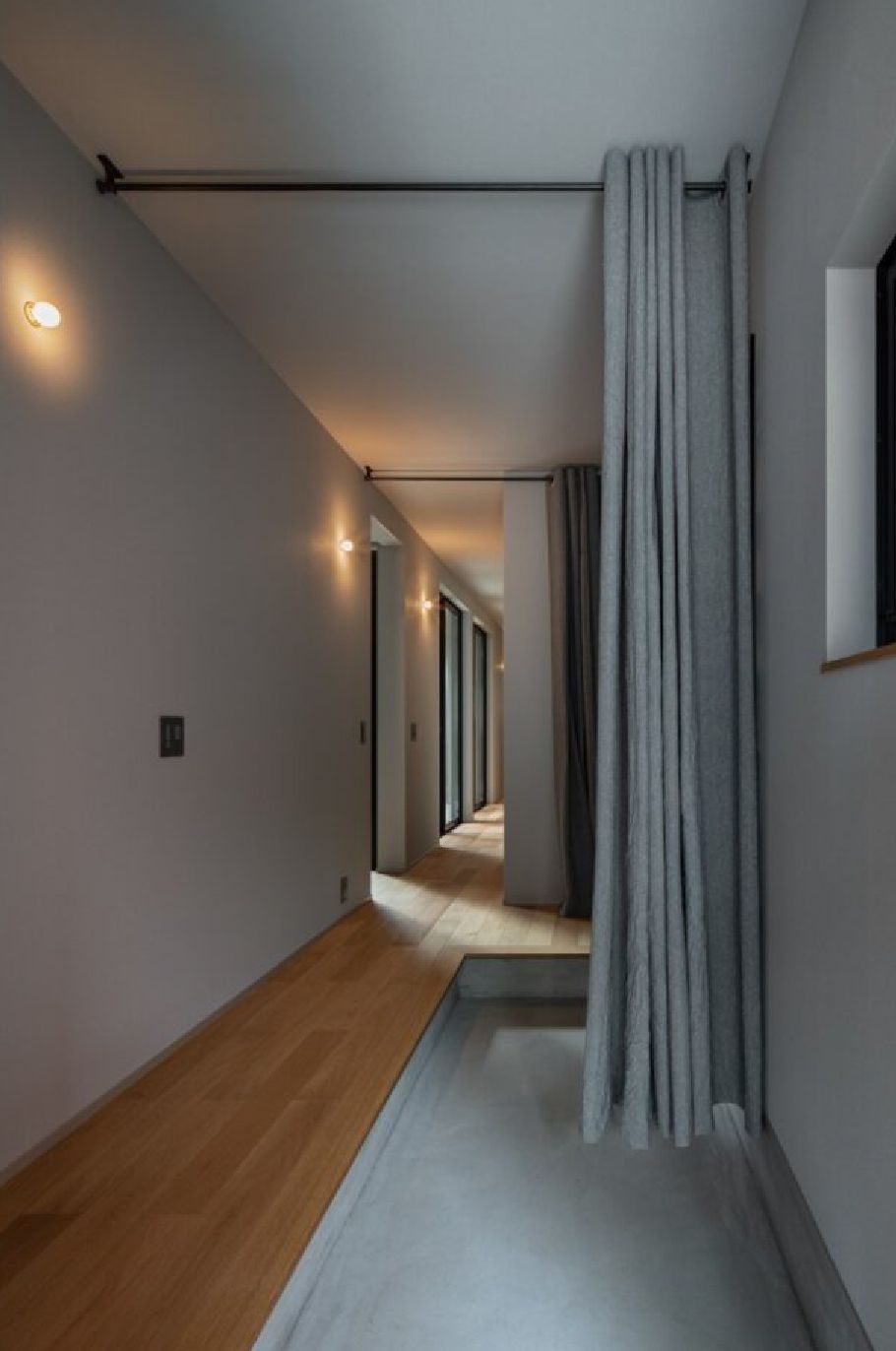 L HOME の廊下空間